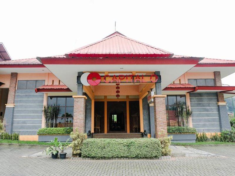 Capital O 892 Grand Pujon View Hotel And Resort バトゥ エクステリア 写真