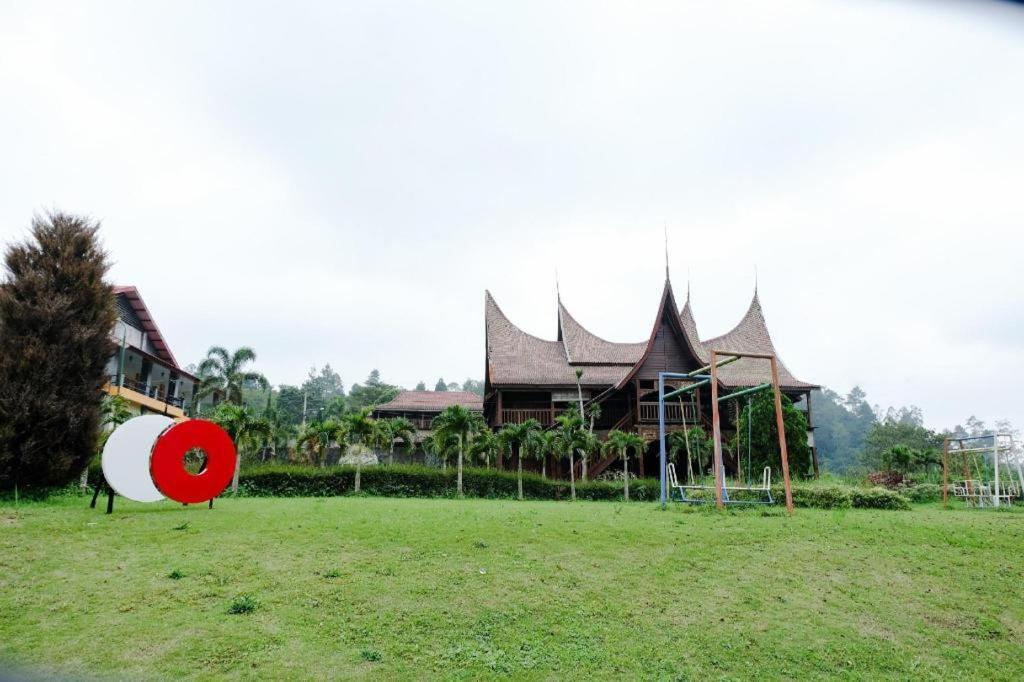 Capital O 892 Grand Pujon View Hotel And Resort バトゥ エクステリア 写真