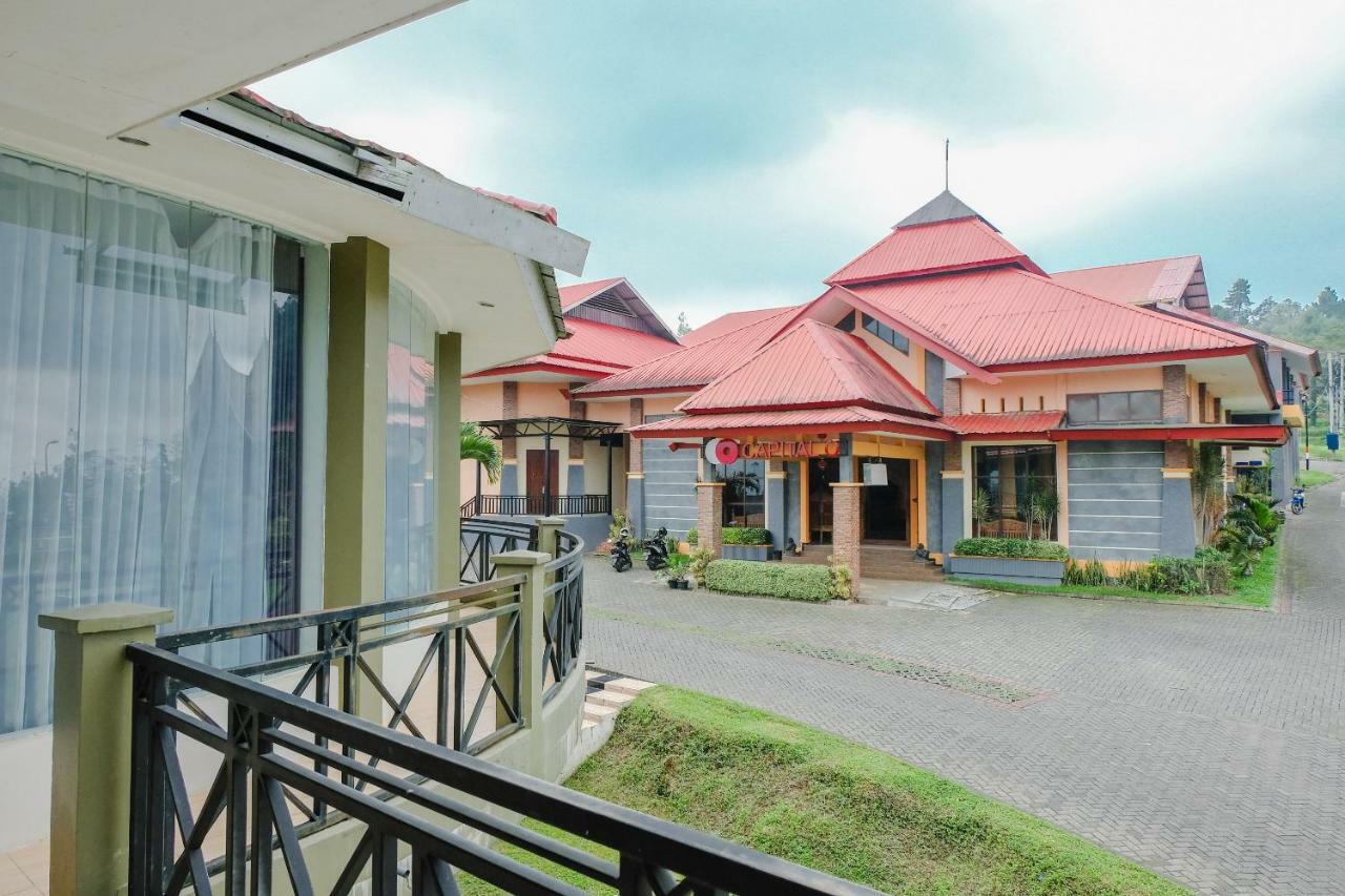Capital O 892 Grand Pujon View Hotel And Resort バトゥ エクステリア 写真